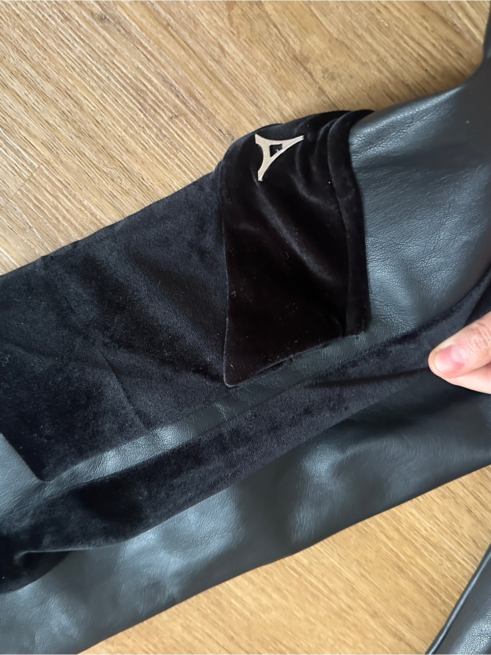 Manière De Voir 🖤 Leather Velvet Cargo Pants Black NWT US 8 - Picture 10 of 10
